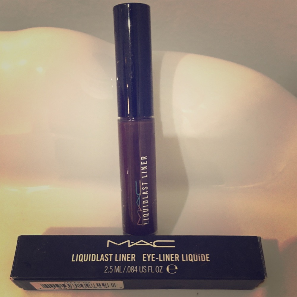 MAC Liquidlast Eyeliner